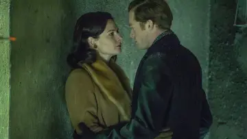 Задник до фильму"Despite the Falling Snow" #1044504
