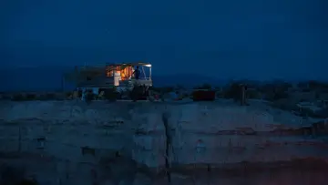 Задник до фільму "Poor Boy" #700121