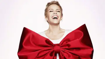 Задник до фільму "Kylie Minogue: A Kylie Christmas Live at the Royal Albert Hall" #1573601