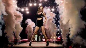 Задник до фильму"Taylor Swift: The 1989 World Tour - Live" #363809