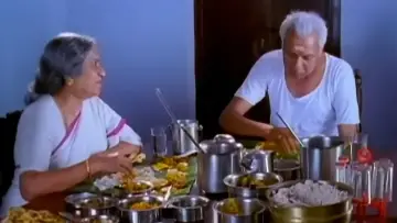 Задник до фільму "ഒരു ചെറുപുഞ്ചിരി" #1621827