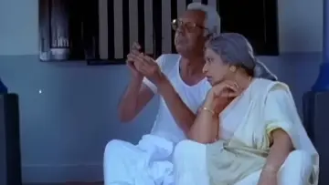 Задник до фільму "ഒരു ചെറുപുഞ്ചിരി" #1621828