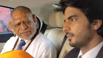 देऊळ बंद постер