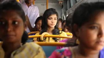 Задник до фільму "காதலும் கடந்து போகும்" #1651722