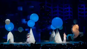 Задник до фільму "Les Enfoirés 2016 - Au rendez-vous des Enfoirés" #1615395