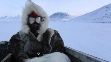 Задник до фильму"Angry Inuk" #742319