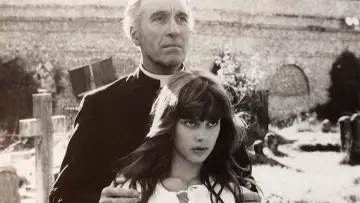 Задник до фильму"To the Devil a Daughter" #1095906