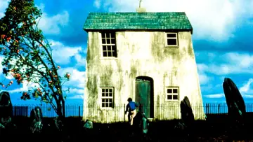 Задник до фильму"Paperhouse" #358186
