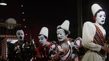 Задник до фильму"I Clowns" #502397