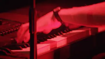 Задник до фільму "Bo Burnham: Make Happy" #1583574