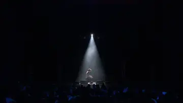 Задник до фільму "Bo Burnham: Make Happy" #1583578