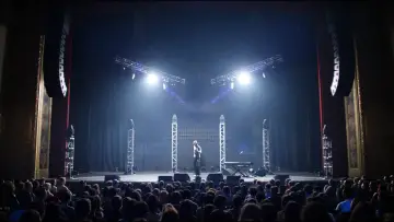 Задник до фільму "Bo Burnham: Make Happy" #1583581
