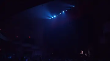 Задник до фільму "Bo Burnham: Make Happy" #1746307