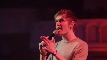 Задник до фільму "Bo Burnham: Make Happy" #1746310