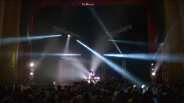 Задник до фільму "Bo Burnham: Make Happy" #1746312