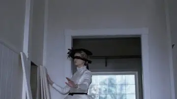 Задник до фильму"I Am the Pretty Thing That Lives in the House" #1012819
