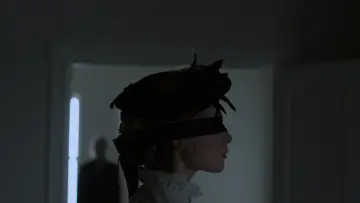 Задник до фильму"I Am the Pretty Thing That Lives in the House" #1012825