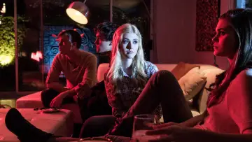 Задник до фільму "Indiscretion" #1585351