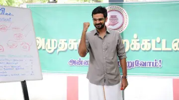 Задник до фильму"கூட்டத்தில் ஒருத்தன்" #1149458