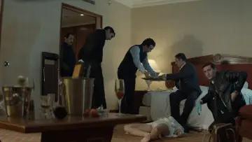 Задник до фильму"The Nile Hilton Incident" #276335