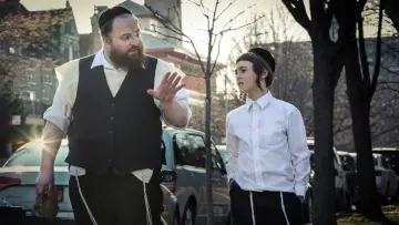 Задник до фільму "Menashe" #716230