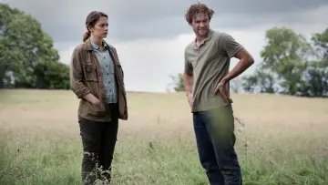 Задник до фильму"Dark River" #493554