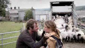 Задник до фильму"Dark River" #493558