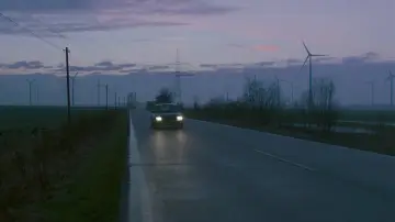 Задник до фильму"Berlin Falling" #499557