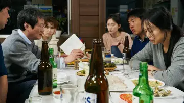 Задник до фильму"밤의 해변에서 혼자" #400068