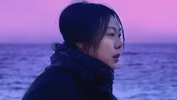 Задник до фильму"밤의 해변에서 혼자" #400071