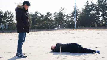 Задник до фильму"밤의 해변에서 혼자" #400072