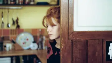 Задник до фильму"Daphne" #492705