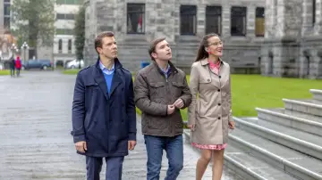 Задник до фильму"Signed, Sealed, Delivered: Higher Ground" #425274
