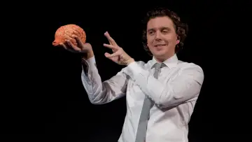 Alex Vizorek est une œuvre d'art постер