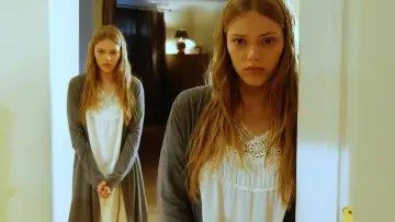 Задник до фильму"Bad Twin" #501023
