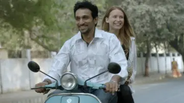 Задник до фильму"રોંગ સાઈડ રાજુ" #1150483