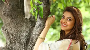 Задник до фильму"నేనే రాజు నేనే మంత్రి" #1157016