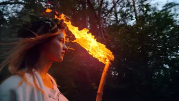Задник до фільму "Awaken" #1913497