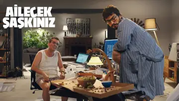 Задник до фільму "Ailecek Şaşkınız" #1634689