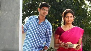 பள்ளிப் பருவத்திலே постер