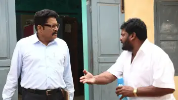 Задник до фильму"பள்ளிப் பருவத்திலே" #1163954