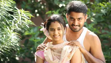Задник до фильму"மறைந்திருந்து பார்க்கும் மர்மம் என்ன" #1161933