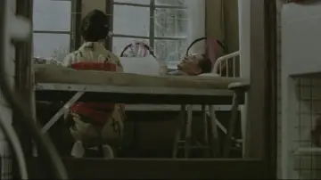 Задник до фільму "女は二度生まれる" #1522757