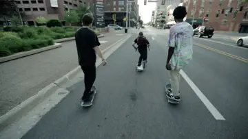 Задник до фильму"Minding the Gap" #433833