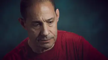 Задник до фильму"Three Identical Strangers" #425648