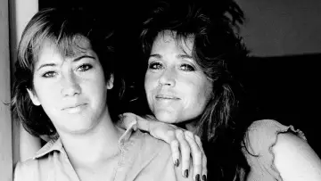 Задник до фильму"Jane Fonda in Five Acts" #425038