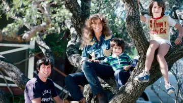 Задник до фильму"Jane Fonda in Five Acts" #425049