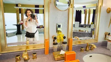 Задник до фильму"Generation Wealth" #501786