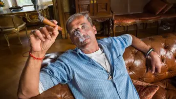 Задник до фильму"Generation Wealth" #501787