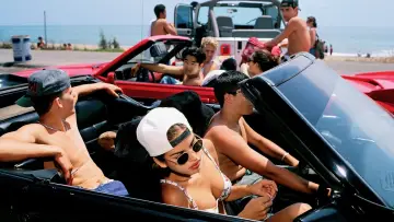 Задник до фильму"Generation Wealth" #501789